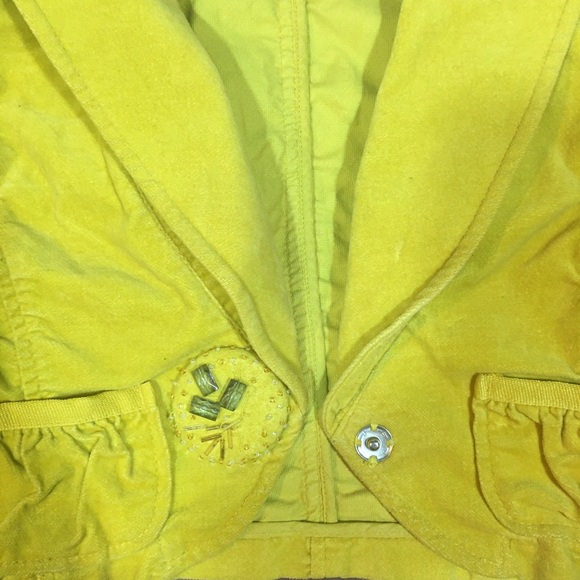 🌻 Dynamite Yellow Crop Blazer🌻 - Picture 2 of 5